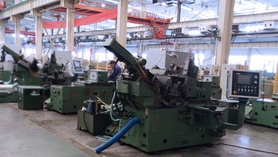 Wuxi Guangqiang Bearing Trade Co.,Ltd linea di produzione in fabbrica